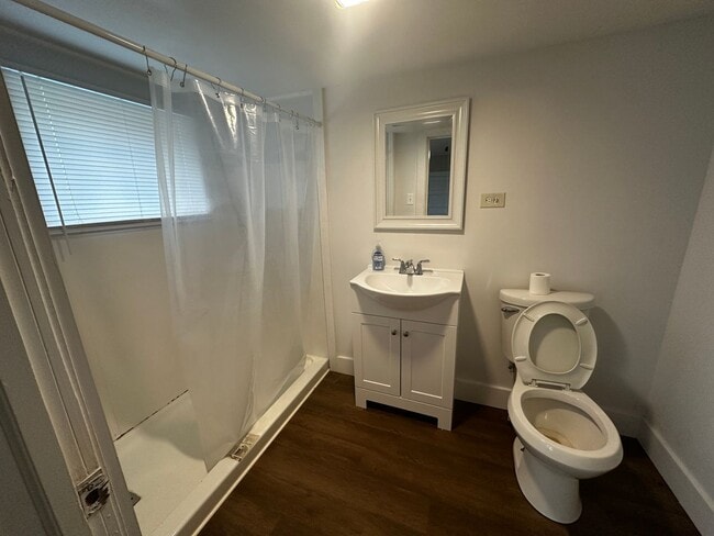 Building Photo - Spacious Home in Pulaski