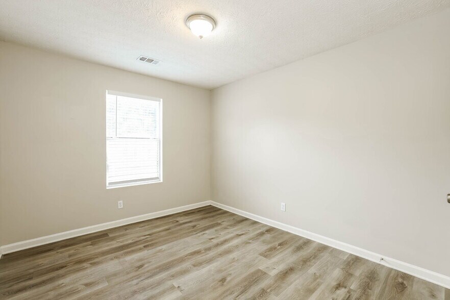 Building Photo - 3054 Aberdeen Way