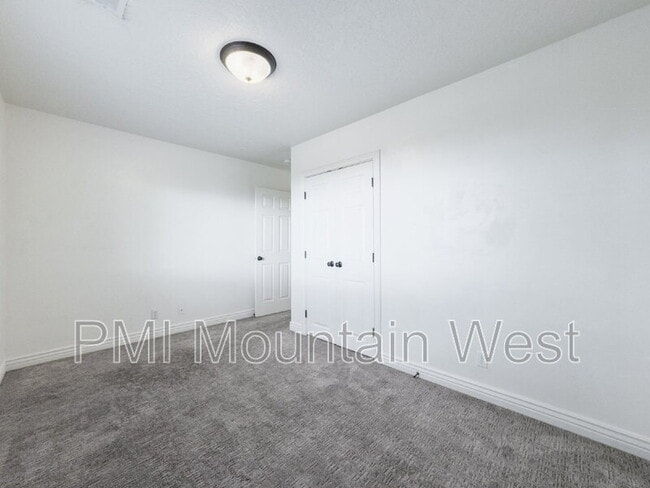 Building Photo - 2013 Nevada Cir