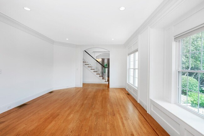 Building Photo - 14 Brattle Ln