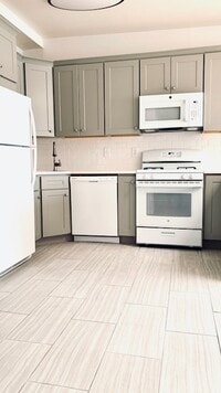 Building Photo - 200 Christopher Columbus Dr