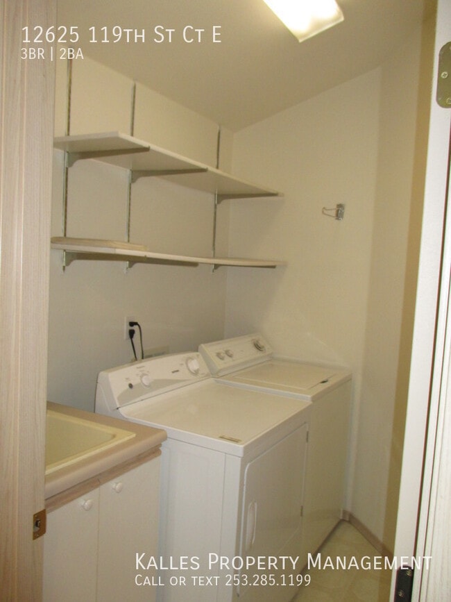 Building Photo - Beautiful 3 Bed 2 Bath Duplex in Puyallup
