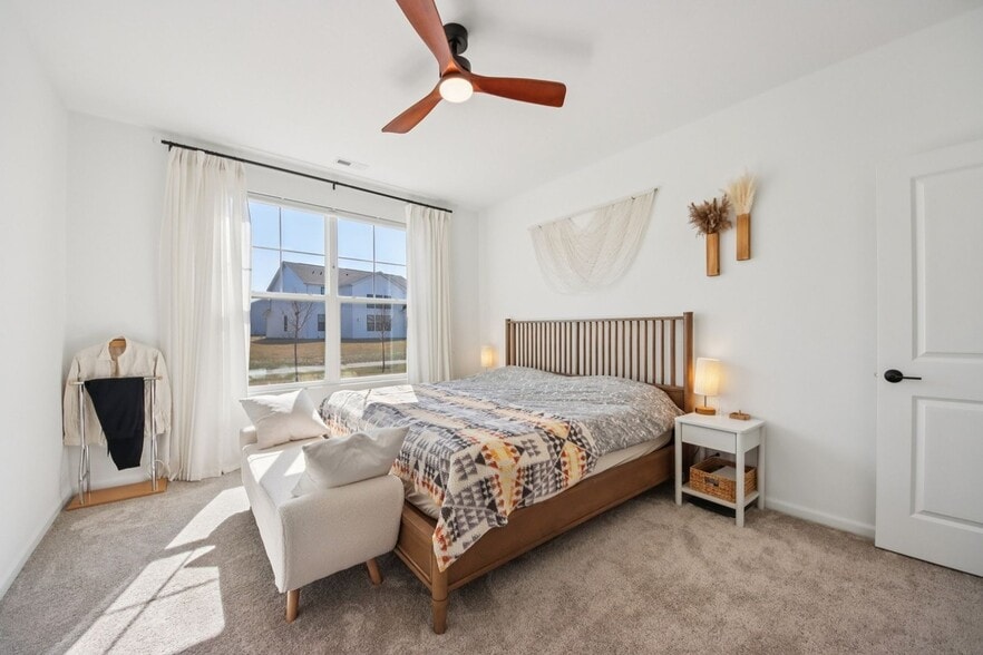 Building Photo - 714 Alberta Ave