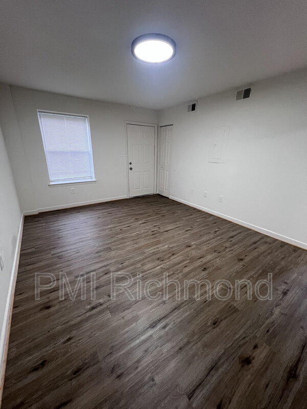 Building Photo - 3517 Briel St