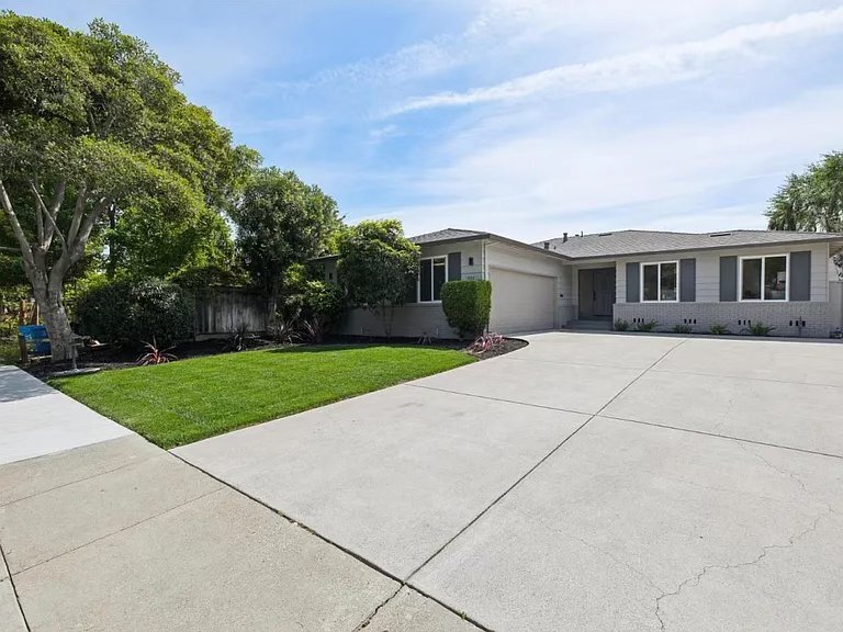 Building Photo - 935 Circle Dr