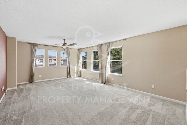 Building Photo - 2708 Woodfield Way
