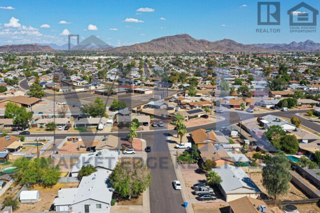 Building Photo - 5Bed/2Bath House at 35th Ave/Cactus! Ready for Immediate Move-In! -- NO HOA!