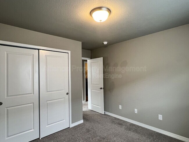 Building Photo - 7839 Lathrop Vw