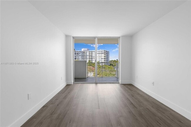 Building Photo - 1300 NE Miami Gardens Dr