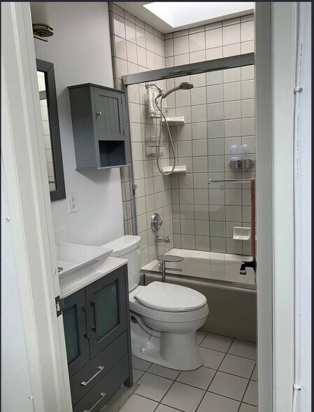 Building Photo - 4807 Beck Ave