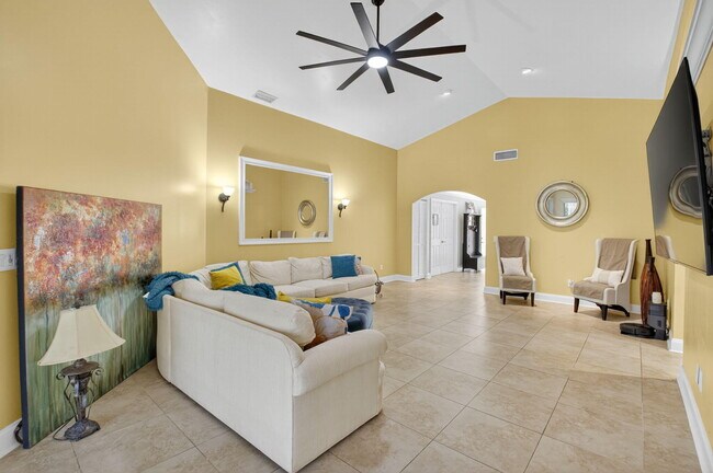 Building Photo - 190 Temple Ave