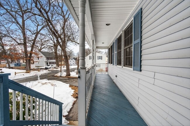 Building Photo - 23 Cady St