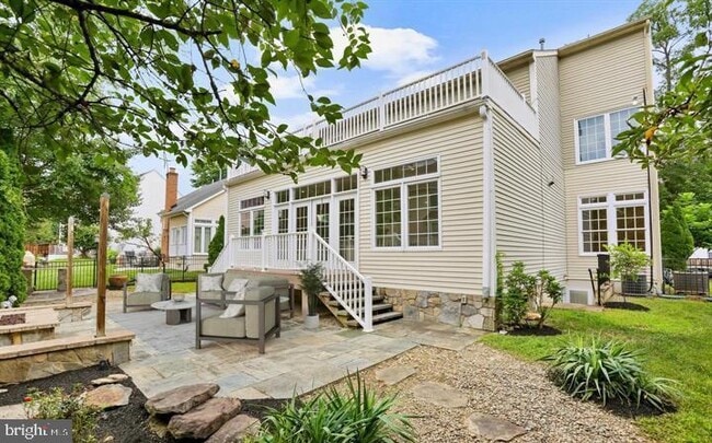 Building Photo - 2054 Madrillon Rd