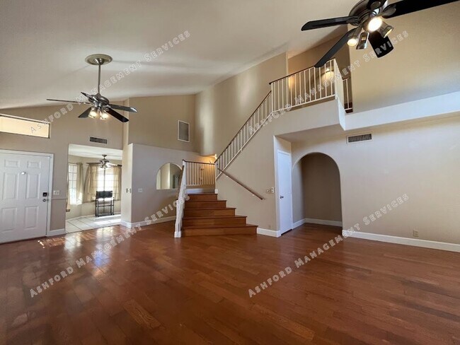 Building Photo - BEAUTIFUL 4 BEDROOM 3 BATHROOM HOME IN PHO...