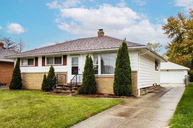 Building Photo - 15517 Shirley Ave