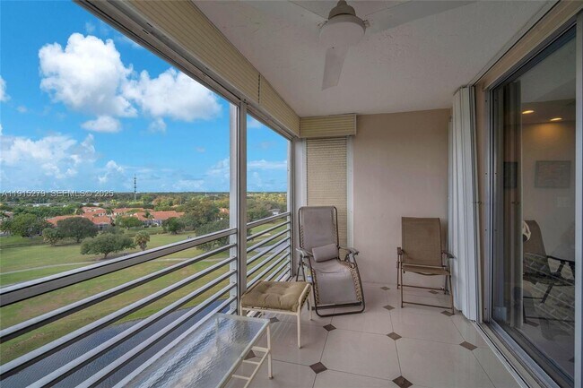 Building Photo - 3507 Oaks Way