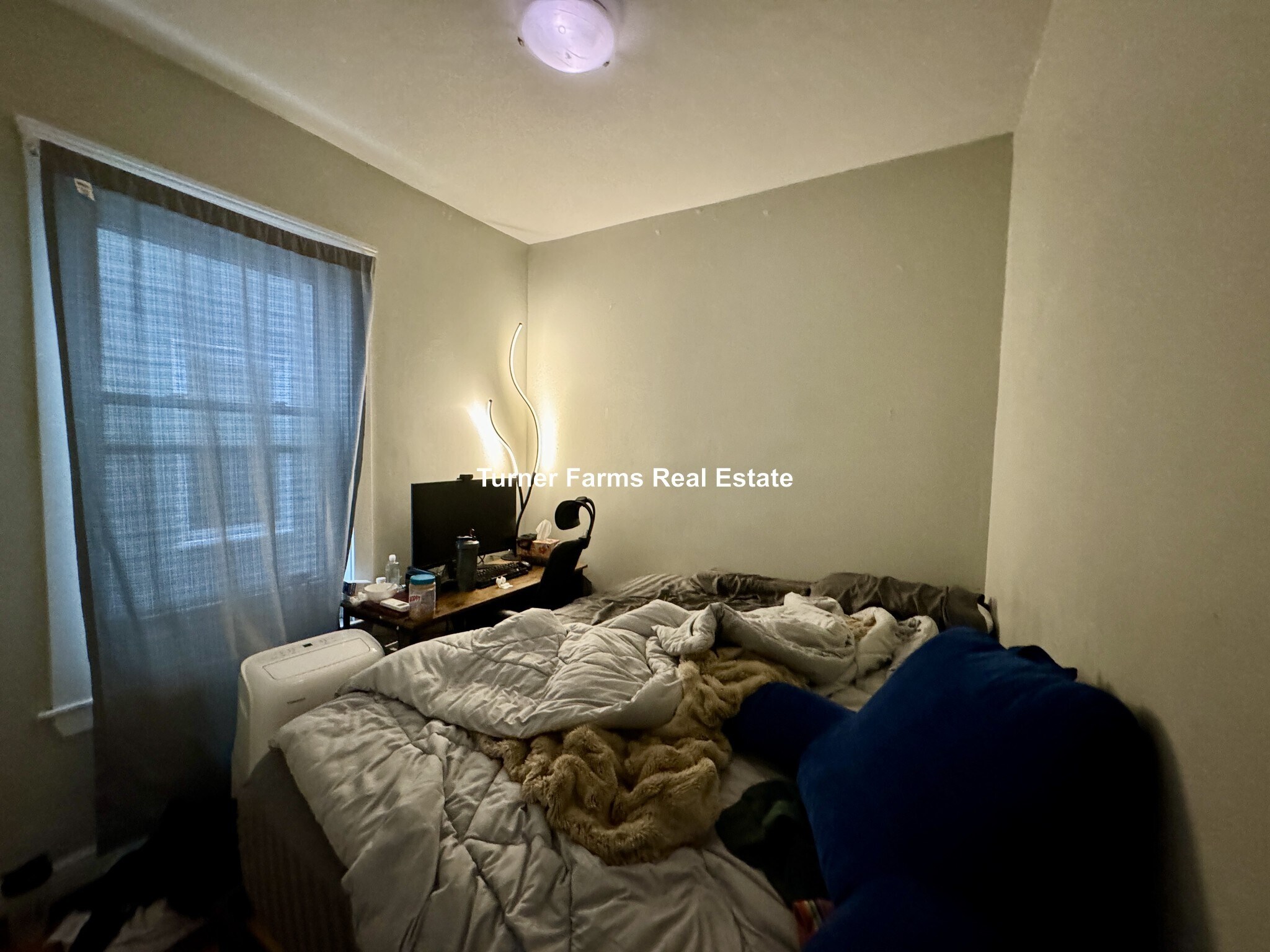 Building Photo - 374 Prospect St