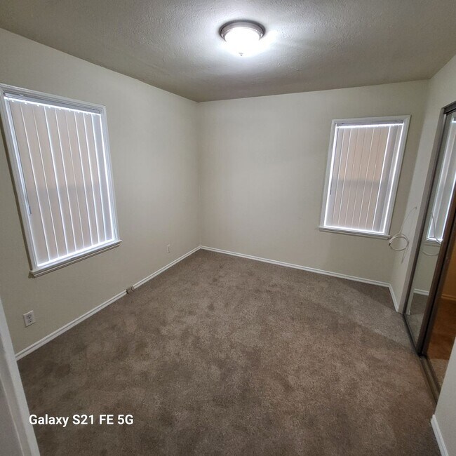 Building Photo - 2100 Cabrillo Ave
