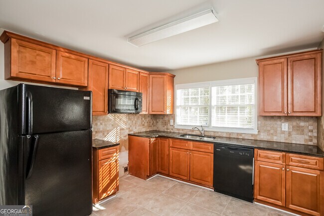 Building Photo - 2134 Elinwood Dr