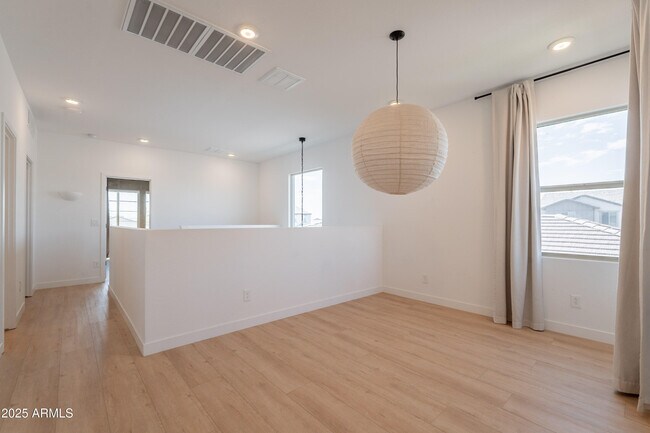 Building Photo - 4831 S Molly