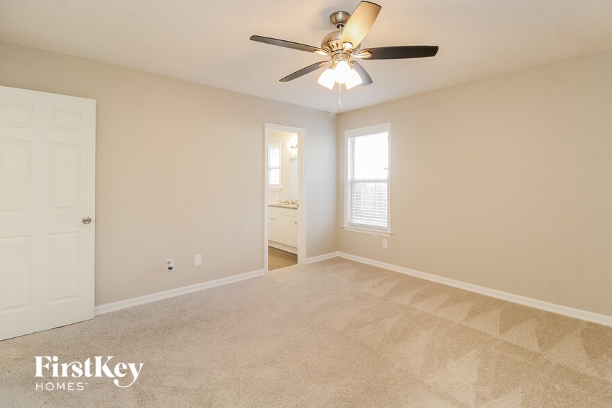 Building Photo - 4705 Meadowcroft Rd