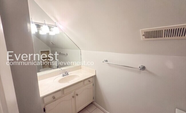 Building Photo - 4 Bed, 3.5 Bath Home with Garage / Pet-Friendly / Available Now!