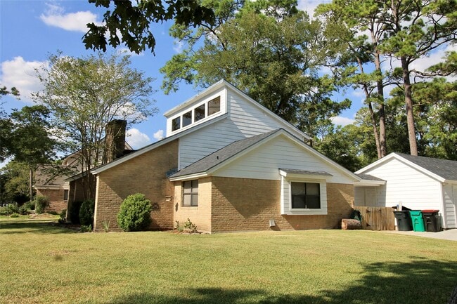 Building Photo - 4701 Spring Ln