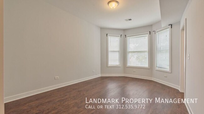 Building Photo - 2833 N Avers Ave