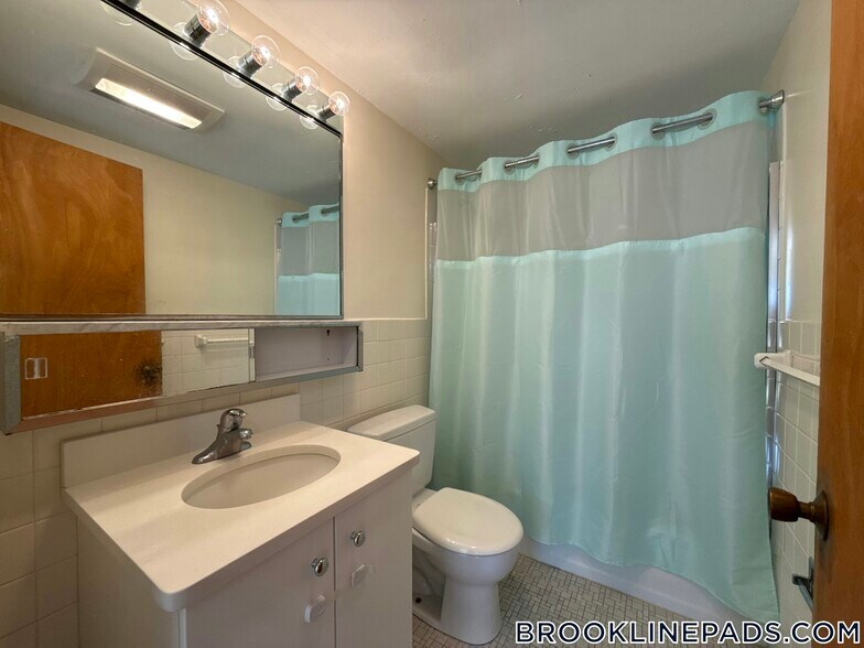 Building Photo - 35 Vernon St