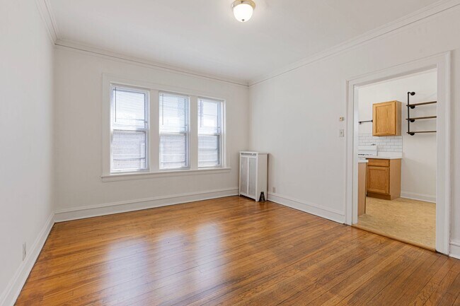 Building Photo - Spacious Lincoln Square