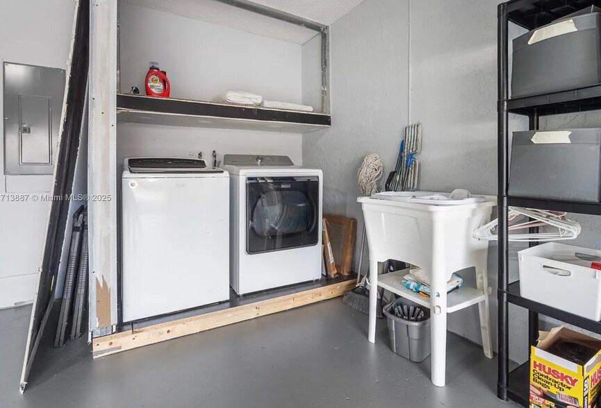 Laundry - 5036 NW 66th Ln