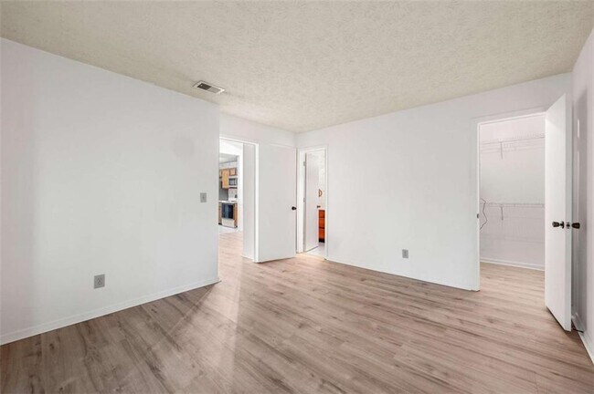 Building Photo - 1306 McClelen Way