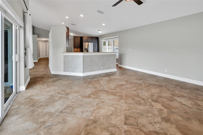 Building Photo - 8949 NW 45th Ct