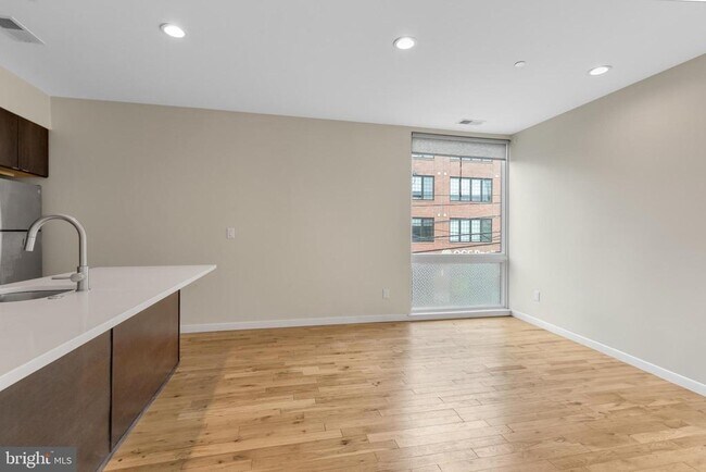 Building Photo - 1317 Frankford Ave