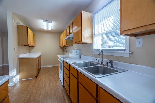 Building Photo - 2407 County Rd 2235