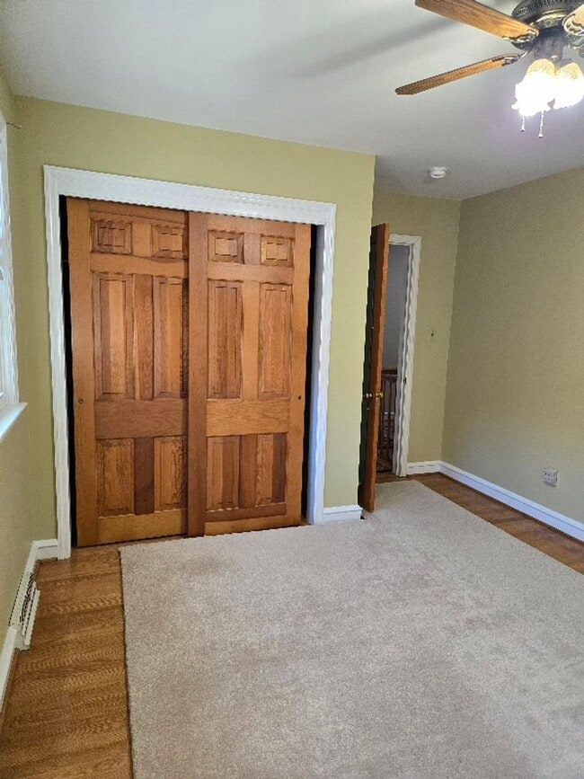 Building Photo - Lovely Colonial Home in Sharpley