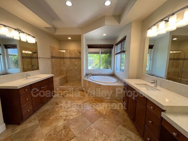 Building Photo - 135 Tesori Dr