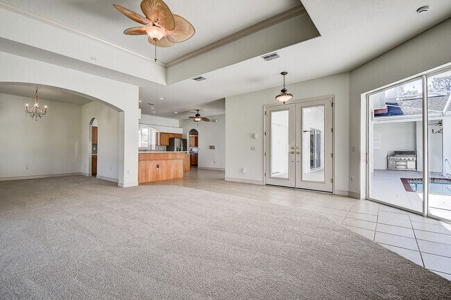 Building Photo - Beautiful 4/3/3 on a private 1 acre lot.