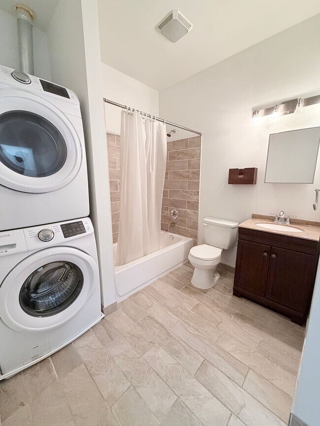 Building Photo - 601 N 39th St