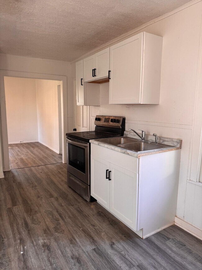 Building Photo - 1723 S 8th St