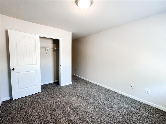 Building Photo - 6320 Pne Sta Dr