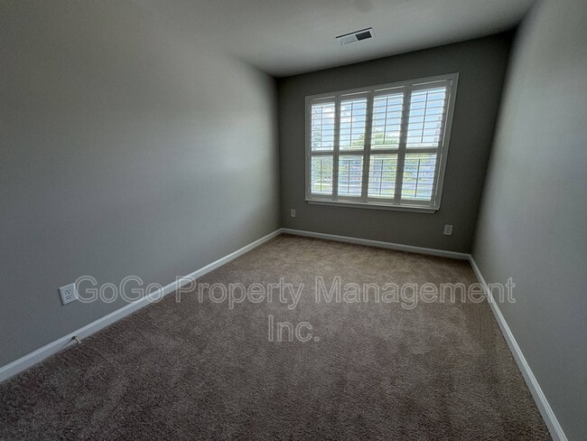Building Photo - 133 Marthawood Ln