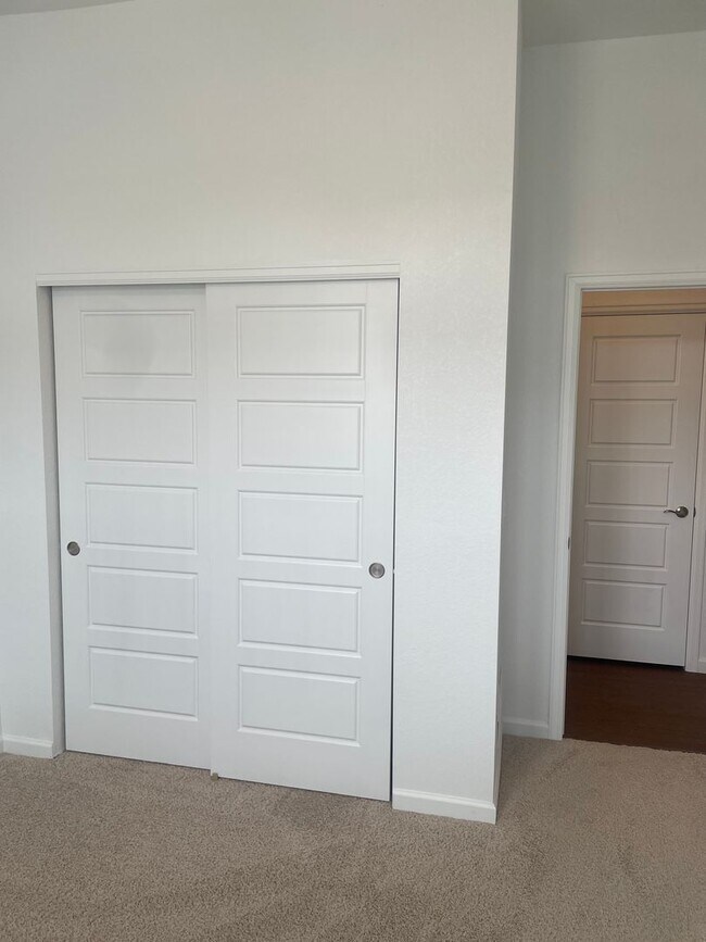 Building Photo - Beautiful home for rent between Parker and...