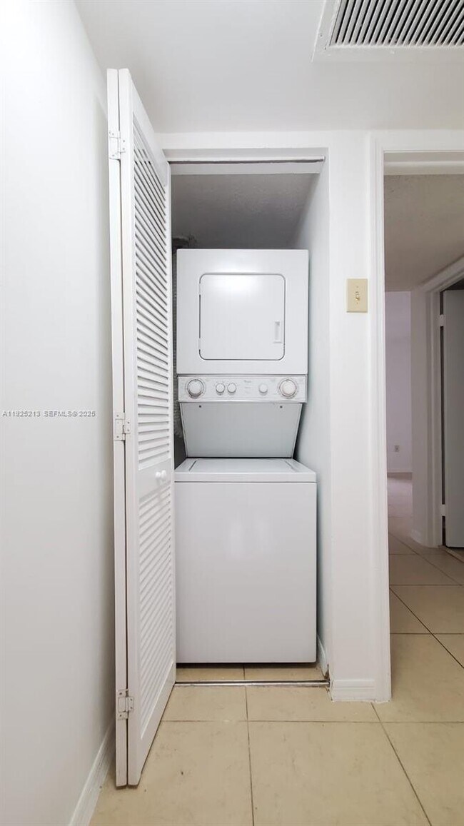 Building Photo - 8665 NW 6th Ln