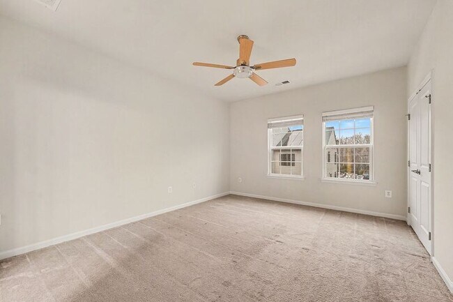 Building Photo - 2042 Track Cir