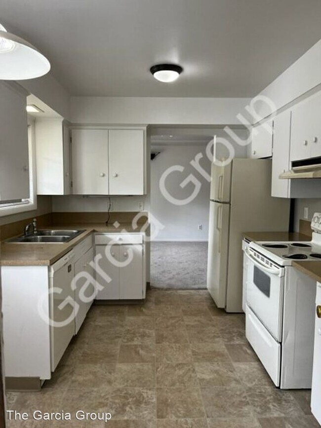 Building Photo - 3 br, 1.5 bath House - 18500 SE Addie St