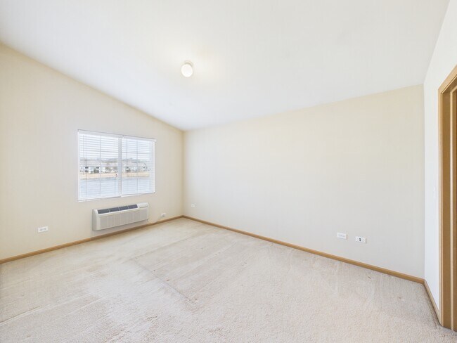 Building Photo - 917 Silverstone Dr