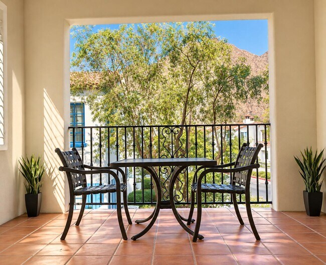 Building Photo - 48657 Classic Dr