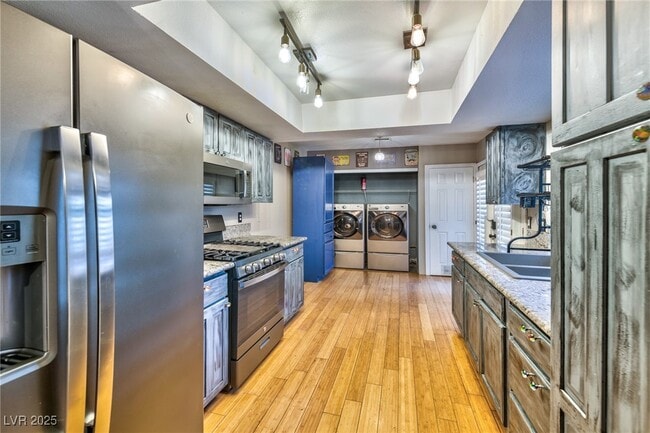 Building Photo - 39 N Moonlight Dr