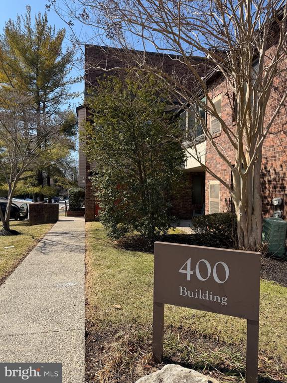 Building Photo - 403 Mountainview Dr